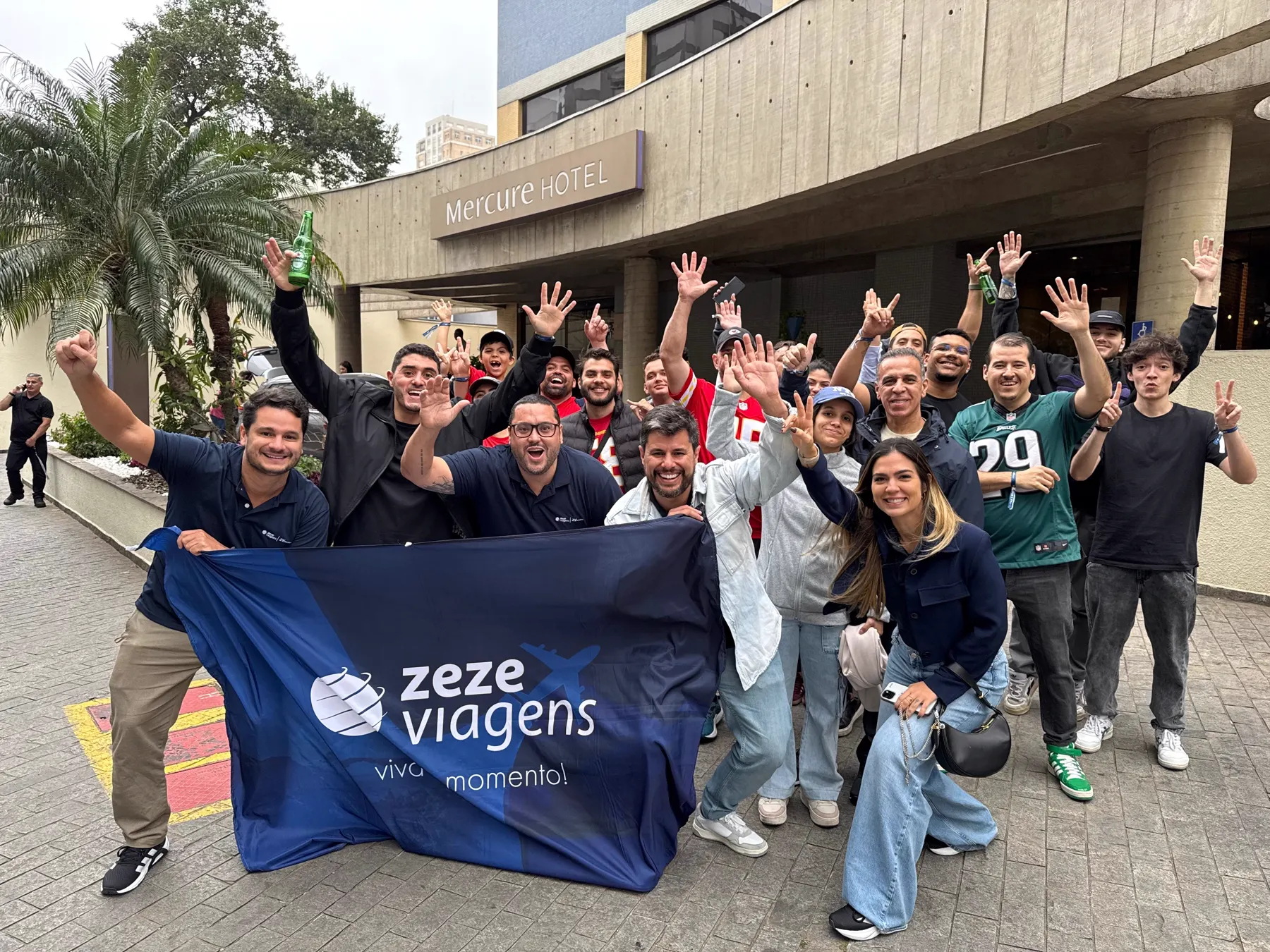 Grupo ZV reunido em evento da NFL